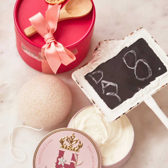 Royal Heir Botanicals_Christmas gift for mom of organic skincare to balance hormones and protect the endocrine system